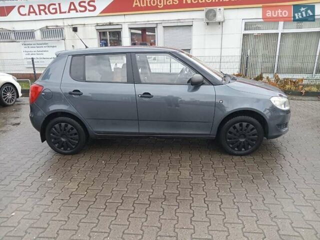 Серый Шкода Фабия, объемом двигателя 1.2 л и пробегом 173 тыс. км за 4300 $, фото 1 на Automoto.ua