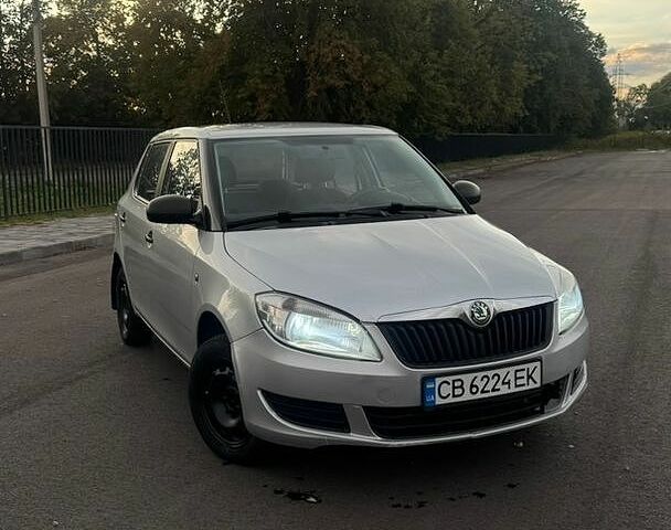 Сірий Шкода Фабія, об'ємом двигуна 1.2 л та пробігом 199 тис. км за 3999 $, фото 1 на Automoto.ua