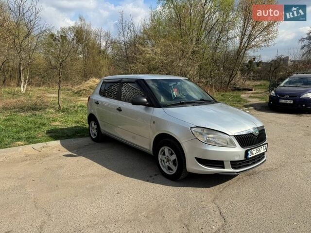 Серый Шкода Фабия, объемом двигателя 1.2 л и пробегом 357 тыс. км за 4400 $, фото 1 на Automoto.ua