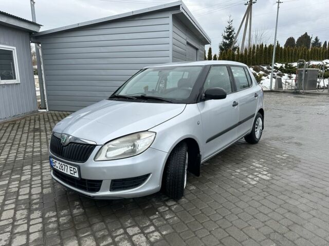 Серый Шкода Фабия, объемом двигателя 1.6 л и пробегом 245 тыс. км за 4850 $, фото 1 на Automoto.ua