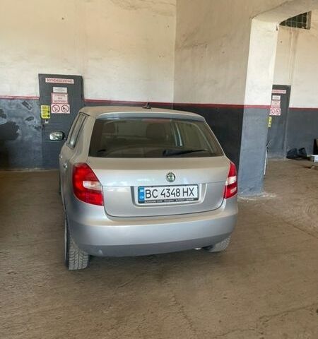 Сірий Шкода Фабія, об'ємом двигуна 1.6 л та пробігом 300 тис. км за 5500 $, фото 1 на Automoto.ua