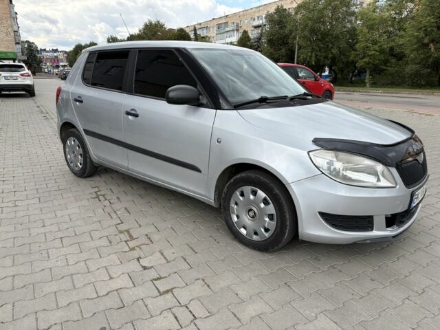 Серый Шкода Фабия, объемом двигателя 1.2 л и пробегом 202 тыс. км за 3748 $, фото 1 на Automoto.ua