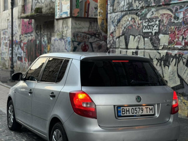Сірий Шкода Фабія, об'ємом двигуна 1.6 л та пробігом 280 тис. км за 4700 $, фото 1 на Automoto.ua