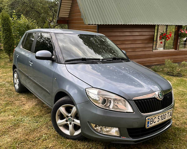 Сірий Шкода Фабія, об'ємом двигуна 1.2 л та пробігом 150 тис. км за 5500 $, фото 1 на Automoto.ua