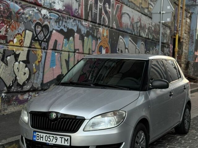 Серый Шкода Фабия, объемом двигателя 1.6 л и пробегом 280 тыс. км за 4700 $, фото 1 на Automoto.ua