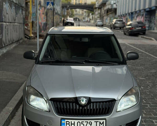 Сірий Шкода Фабія, об'ємом двигуна 1.6 л та пробігом 280 тис. км за 4700 $, фото 1 на Automoto.ua