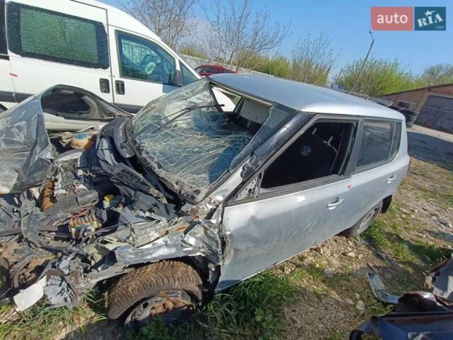 Сірий Шкода Фабія, об'ємом двигуна 1.39 л та пробігом 100 тис. км за 1000 $, фото 1 на Automoto.ua