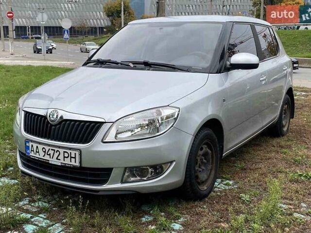 Шкода Фабия 2011 в Киеве на Automoto.ua Серый Шкода Фабия, объемом двигателя 1.6 л и пробегом 142 тыс. км за 7200 $, фото 1 на Automoto.ua