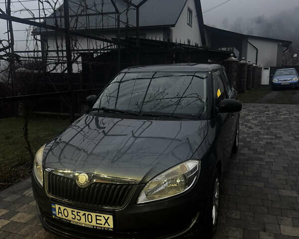 Серый Шкода Фабия, объемом двигателя 1.2 л и пробегом 190 тыс. км за 4500 $, фото 1 на Automoto.ua