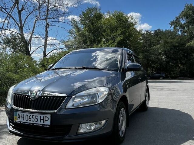 Серый Шкода Фабия, объемом двигателя 1.4 л и пробегом 162 тыс. км за 5700 $, фото 1 на Automoto.ua