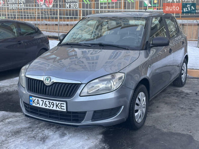 Сірий Шкода Фабія, об'ємом двигуна 1.2 л та пробігом 209 тис. км за 4800 $, фото 1 на Automoto.ua