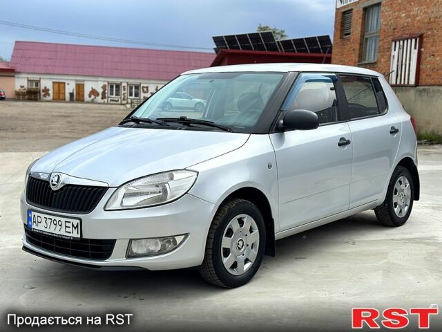 Сірий Шкода Фабія, об'ємом двигуна 1.4 л та пробігом 205 тис. км за 5800 $, фото 1 на Automoto.ua