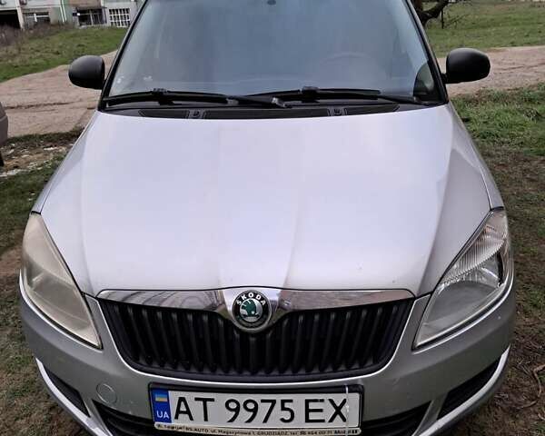 Сірий Шкода Фабія, об'ємом двигуна 1.6 л та пробігом 170 тис. км за 4500 $, фото 1 на Automoto.ua