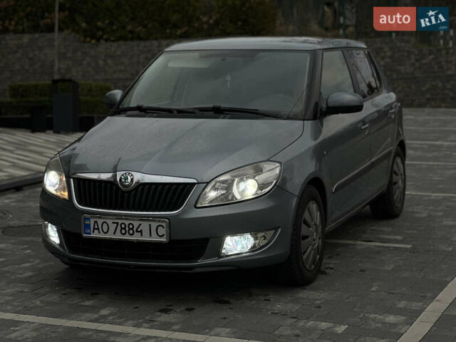Серый Шкода Фабия, объемом двигателя 1.2 л и пробегом 248 тыс. км за 5700 $, фото 1 на Automoto.ua