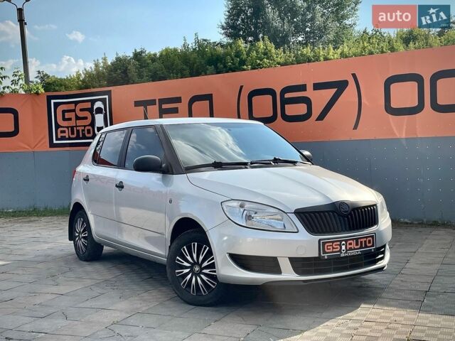 Сірий Шкода Фабія, об'ємом двигуна 1.2 л та пробігом 199 тис. км за 5000 $, фото 1 на Automoto.ua
