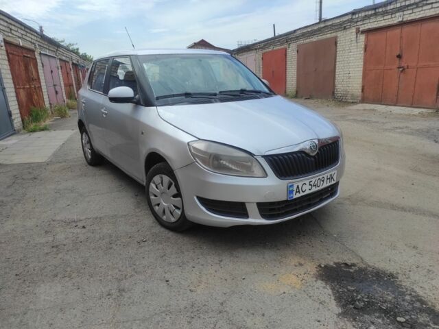 Сірий Шкода Фабія, об'ємом двигуна 1.4 л та пробігом 350 тис. км за 3400 $, фото 1 на Automoto.ua