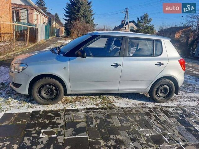 Сірий Шкода Фабія, об'ємом двигуна 1.2 л та пробігом 211 тис. км за 4800 $, фото 1 на Automoto.ua