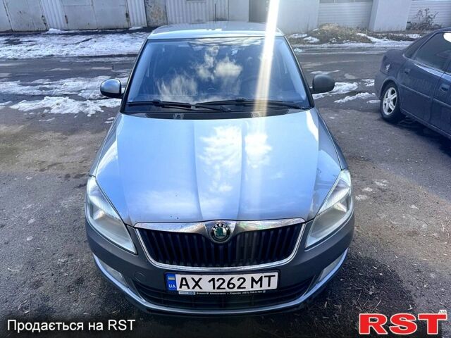Сірий Шкода Фабія, об'ємом двигуна 1.4 л та пробігом 209 тис. км за 5000 $, фото 1 на Automoto.ua