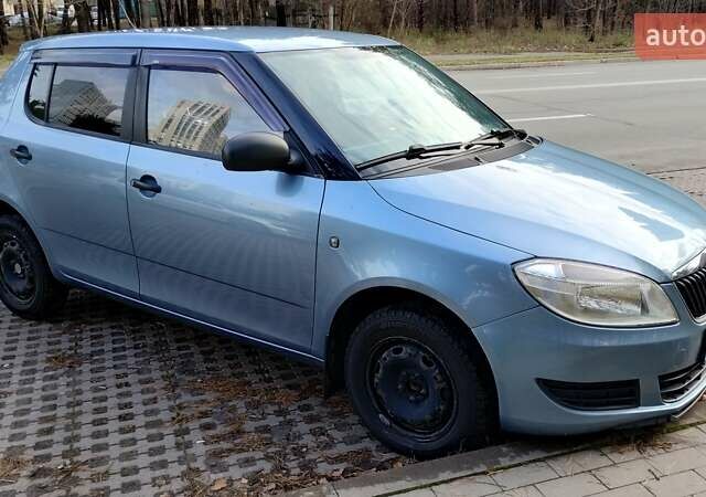 Серый Шкода Фабия, объемом двигателя 1.2 л и пробегом 161 тыс. км за 5500 $, фото 1 на Automoto.ua