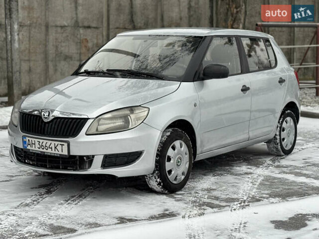 Серый Шкода Фабия, объемом двигателя 1.19 л и пробегом 195 тыс. км за 3950 $, фото 1 на Automoto.ua