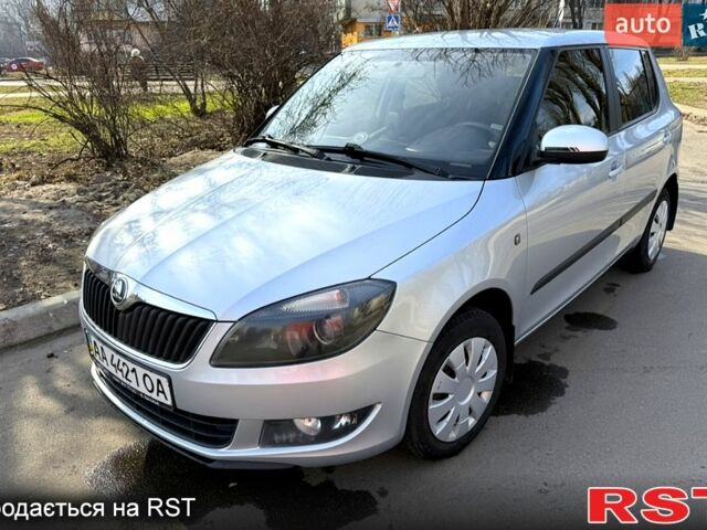 Серый Шкода Фабия, объемом двигателя 1.4 л и пробегом 183 тыс. км за 7200 $, фото 1 на Automoto.ua