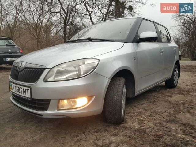 Серый Шкода Фабия, объемом двигателя 1.4 л и пробегом 158 тыс. км за 5250 $, фото 1 на Automoto.ua