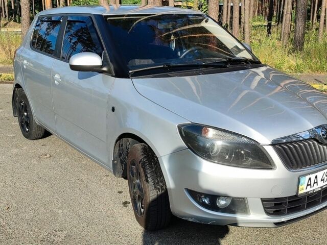 Сірий Шкода Фабія, об'ємом двигуна 1.39 л та пробігом 306 тис. км за 4699 $, фото 1 на Automoto.ua