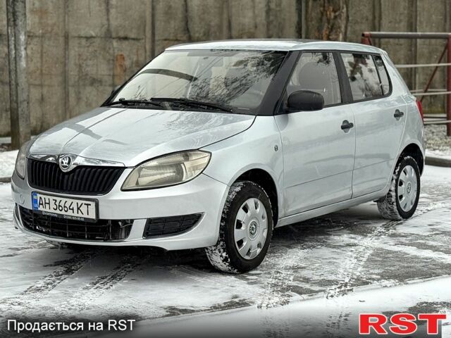 Серый Шкода Фабия, объемом двигателя 1.2 л и пробегом 19500 тыс. км за 3950 $, фото 1 на Automoto.ua