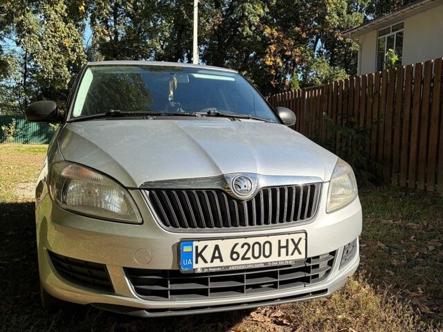 Сірий Шкода Фабія, об'ємом двигуна 1.2 л та пробігом 187 тис. км за 5000 $, фото 1 на Automoto.ua