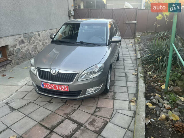 Серый Шкода Фабия, объемом двигателя 0 л и пробегом 182 тыс. км за 5850 $, фото 1 на Automoto.ua