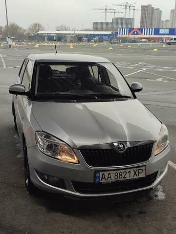 Сірий Шкода Фабія, об'ємом двигуна 1.39 л та пробігом 462 тис. км за 3900 $, фото 1 на Automoto.ua