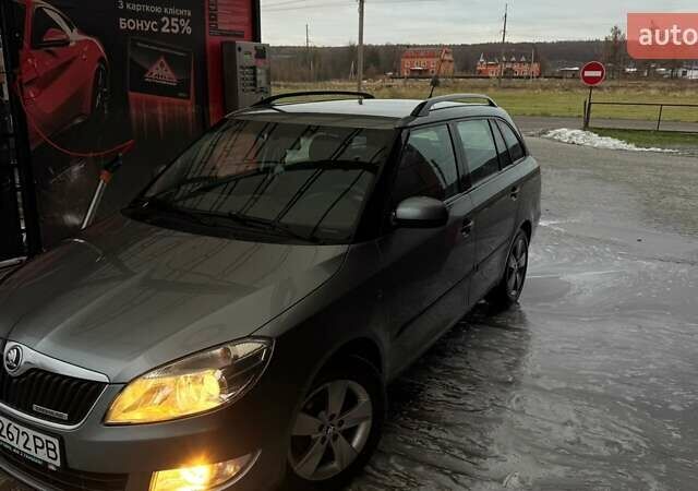 Серый Шкода Фабия, объемом двигателя 1.2 л и пробегом 325 тыс. км за 5300 $, фото 1 на Automoto.ua