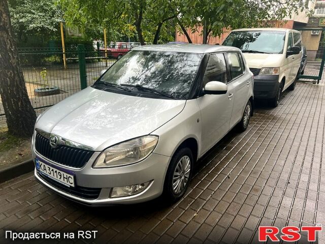 Серый Шкода Фабия, объемом двигателя 1.4 л и пробегом 233 тыс. км за 6800 $, фото 1 на Automoto.ua