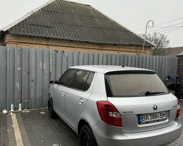 Сірий Шкода Фабія, об'ємом двигуна 1.39 л та пробігом 105 тис. км за 3000 $, фото 1 на Automoto.ua
