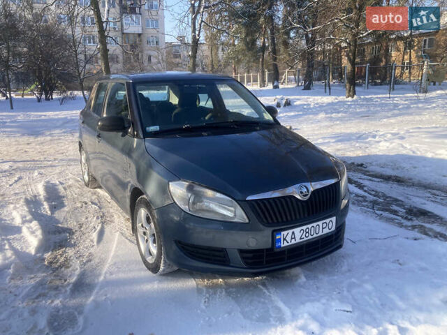 Серый Шкода Фабия, объемом двигателя 1.39 л и пробегом 234 тыс. км за 5600 $, фото 1 на Automoto.ua