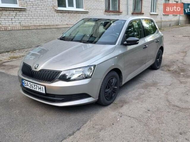 Серый Шкода Фабия, объемом двигателя 1.2 л и пробегом 83 тыс. км за 9000 $, фото 1 на Automoto.ua
