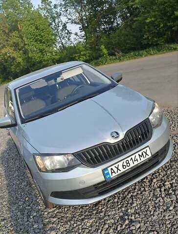 Серый Шкода Фабия, объемом двигателя 1 л и пробегом 193 тыс. км за 6000 $, фото 1 на Automoto.ua