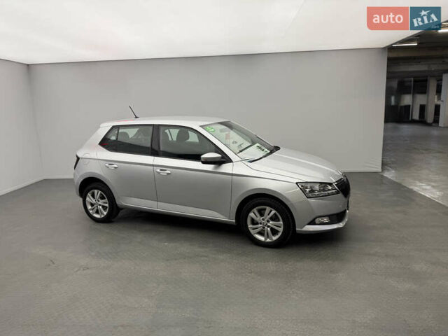 Серый Шкода Фабия, объемом двигателя 1 л и пробегом 103 тыс. км за 13200 $, фото 1 на Automoto.ua