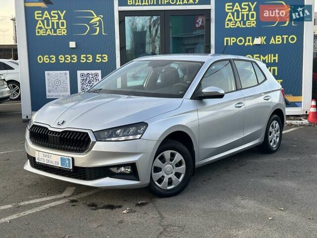 Серый Шкода Фабия, объемом двигателя 1 л и пробегом 61 тыс. км за 13990 $, фото 1 на Automoto.ua