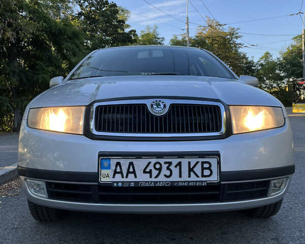 Серый Шкода Фабия, объемом двигателя 1.2 л и пробегом 187 тыс. км за 2200 $, фото 1 на Automoto.ua
