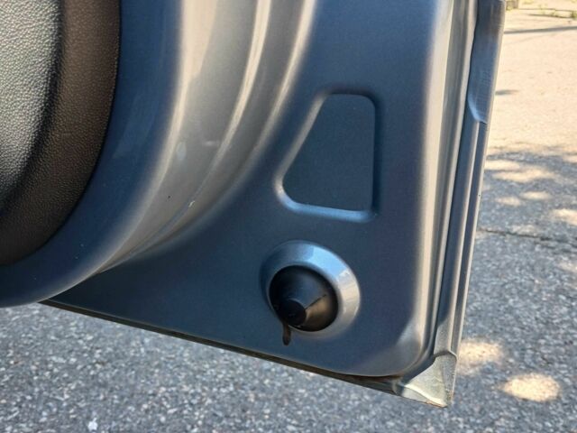 Серый Шкода Фабия, объемом двигателя 1.2 л и пробегом 246 тыс. км за 3100 $, фото 1 на Automoto.ua