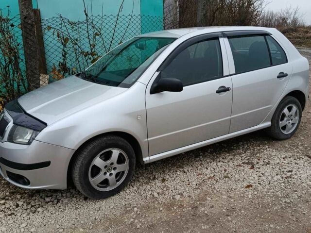 Серый Шкода Фабия, объемом двигателя 1.4 л и пробегом 184 тыс. км за 5000 $, фото 1 на Automoto.ua