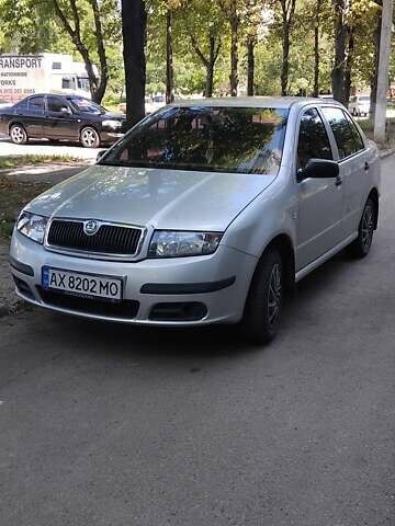 Серый Шкода Фабия, объемом двигателя 1.2 л и пробегом 207 тыс. км за 2999 $, фото 1 на Automoto.ua