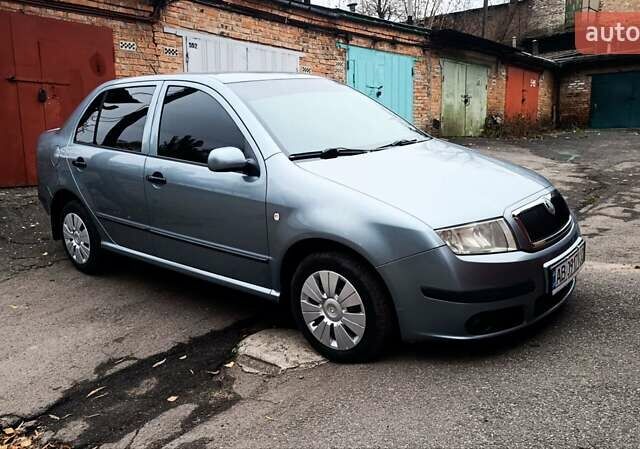 Серый Шкода Фабия, объемом двигателя 1.4 л и пробегом 239 тыс. км за 3900 $, фото 1 на Automoto.ua