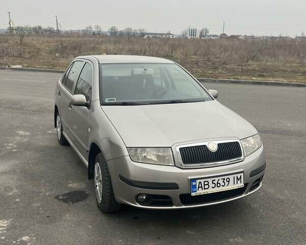 Серый Шкода Фабия, объемом двигателя 1.2 л и пробегом 306 тыс. км за 3000 $, фото 1 на Automoto.ua