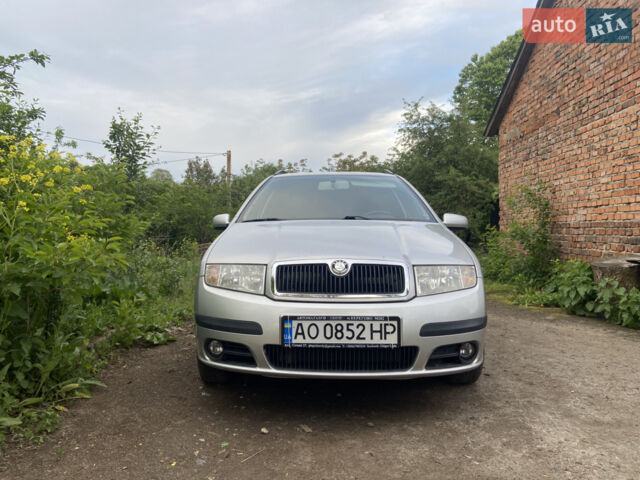 Серый Шкода Фабия, объемом двигателя 1.4 л и пробегом 216 тыс. км за 4200 $, фото 1 на Automoto.ua