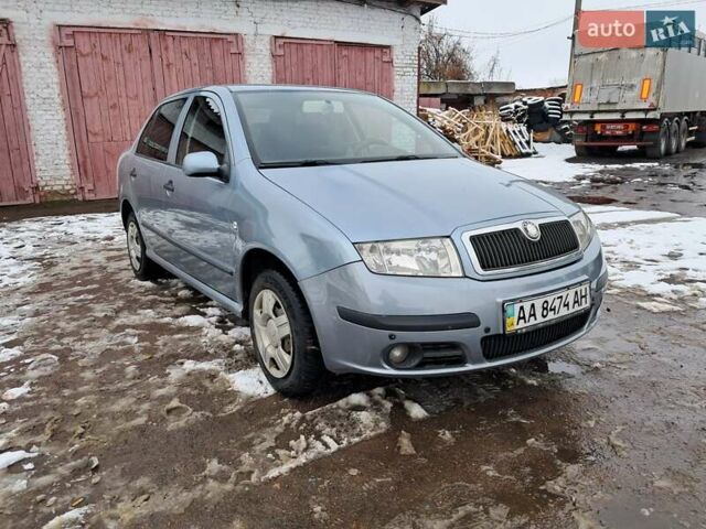 Серый Шкода Фабия, объемом двигателя 1.4 л и пробегом 247 тыс. км за 3500 $, фото 1 на Automoto.ua