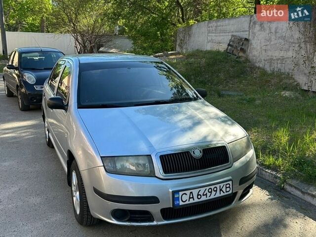 Серый Шкода Фабия, объемом двигателя 1.2 л и пробегом 244 тыс. км за 3500 $, фото 1 на Automoto.ua