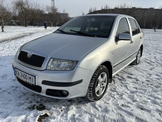 Серый Шкода Фабия, объемом двигателя 1.4 л и пробегом 208 тыс. км за 4450 $, фото 1 на Automoto.ua