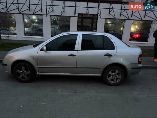 Серый Шкода Фабия, объемом двигателя 1.39 л и пробегом 165 тыс. км за 2800 $, фото 1 на Automoto.ua